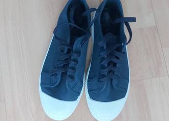 Sprzedam nowe buty chłopięce