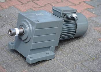 Motoreduktor 1.5kw. 51obr. z hamulcem. LENZE