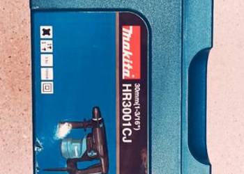 Młot udarowy Makita HR3001CJ Nowy