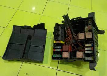 OPEL VIVARO A I 11r 06-14 VAN skrzynka bezpiecznikow 8200490003 93856636