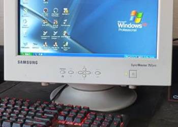 Monitor CRT Samsung Sync Master 757dfx