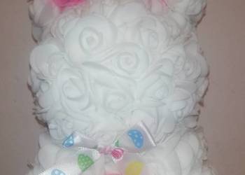 Zajączek Wielkanocny z białych róż - Nowy