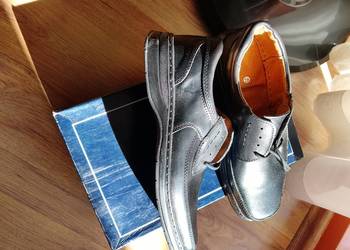 Nowe półbuty skórzane męskie.