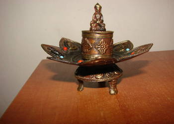 orientalna miedziana podstawka na kadzidełka