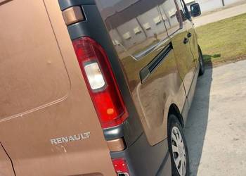 RENAULT TRAFIC 2015