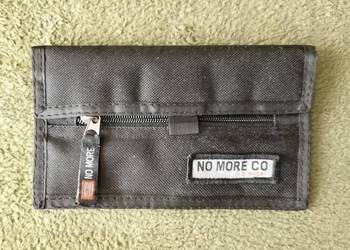 Portfel firmy No More Co. Polski streetwear z lat 90. Unikat vintage Y2K.