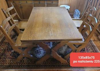 Na sprzedaż zestaw: stół + 6 krzeseł.  
Szwarzedzka fabryka mebli.