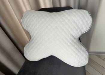 Poduszka ortopedyczna ergonomiczna do spania na brzuchu Queko Tex