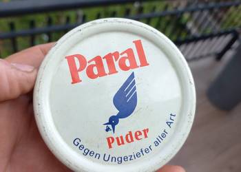 Stara puszka Paral Puder z środkiem przeciw robactwu.