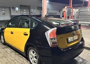 syndyk sprzeda Toyotę Prius 1,8 (P EE LPG)
