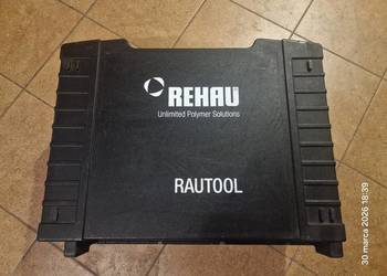 Zaciskarka akumulatorowa REHAU