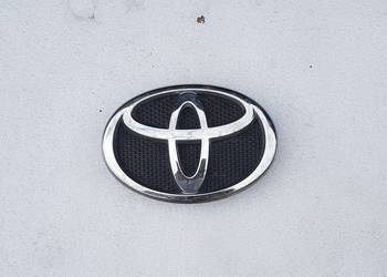 emblemat toyota corolla verso II przód