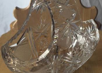 Kryształowy koszyk / misa z uchem – pięknie zdobiona, PRL / vintage