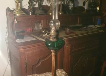 Sprawna=stara lampa naftowa z zielonym zbiornikiem