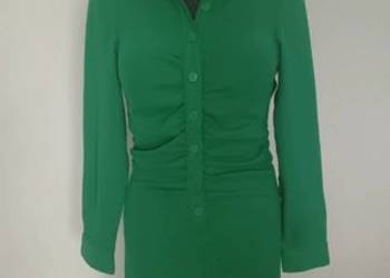 Sukienka zielona zapinana na guziki z kołnierzykiem elegancka ołówkowa wyjś