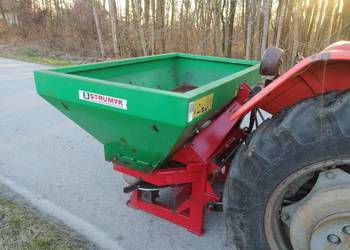 Rozsiewacz do nawozu 2-talerzowy STRUMYK hydraulicznie otwierany 600l