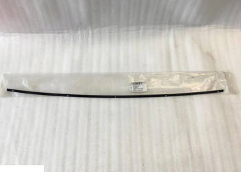 AUDI A4 LISTWA SZYBY CZOŁOWEJ PRAWA 8E0845454D