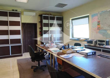 Lokal biurowy oraz plac ul Starowiejska