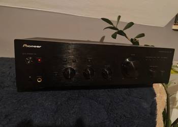 Wzmacniacz Pioneer a 30 k z pilotem