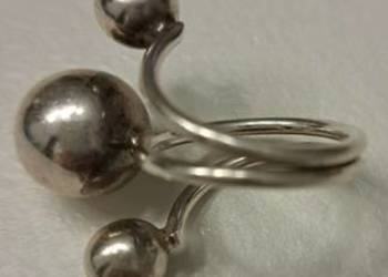 Pierścionek srebrny trzy kule