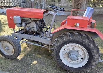 Traktorek SAM z podnośnikiem ES15