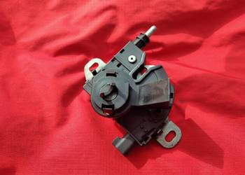 ZAMEK MASKI FORD C-Max Fokus MK2 FL Kuga Mk1 3M4116700