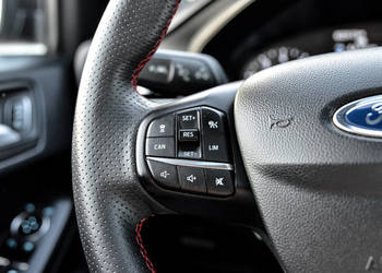 FORD FOCUS 1.5 182 KONIE ST LINĘ FULL OPCJA