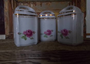 Przedwojenny Zestaw Porcelanowy-3 Pojemniki-Róże-Vintage