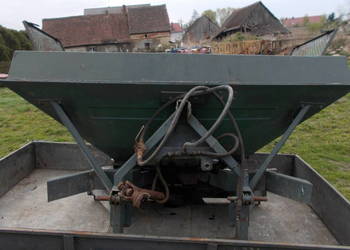 Rozsiewacz do Nawozu BRZESKI DO 1000 KG