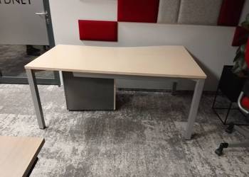 Biurko 160x100 BENE z tunelami na kable Dostępne 22 sztuki PROMOCJA