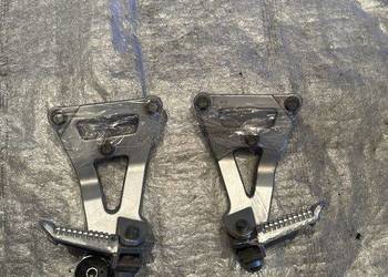 Set prawy lewy SUZUKI GSX-R 750 KPL Podnóżek M615