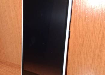 Telefon HTC Desire 620