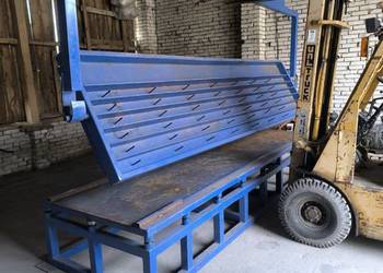 Stół wibracyjny do słupów sadowniczych