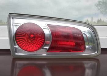 Mazda 2 DY LIFT FL lampa tył tylna lewa w klapę bagażnika oryginał Hella