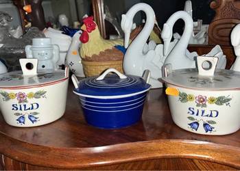 Puzderko, pojemnik. Na śledzie. Sygnowany.