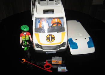 Playmobil City Life 70049 Karetka ze światłem i dźwiękiem