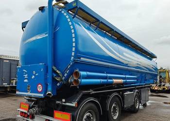 Naczepa z zasysaniem do paszy 3 osie Vat jest =0