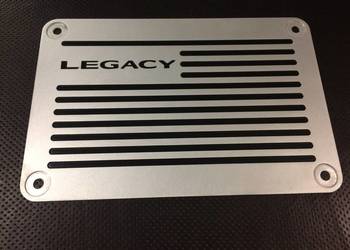 EMBLEMAT W DYWANIK SUBARU LEGACY