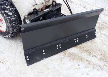Pług śnieżny dla miniładowarek hydrauliczny wychył