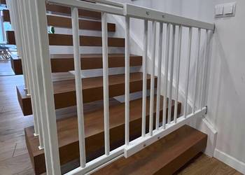 Furtka Bramka Barierka Rozporowa Zabezpieczająca Drewniana 52-72cm