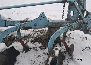 Sprzedam plug cztero-skibowy +solidny ,ładnie  kryje, odkłodnie jak nowe