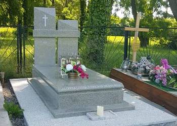 Nagrobek bohus grey z posadzką antypoślizgową nr1951