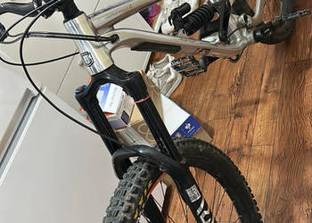 Commencal clash race 2022