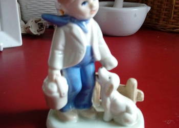 porcelanowy chłopczyk sygnowany