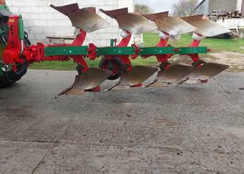 Pług obracalny Unia Ibis LS 3+1 Zabezpieczenie non-stop 4 skibowe obrotowe Pług obracalny Unia Ibis LS 3+1 Zabezpieczenie non-stop 4 skibowe obrotowe