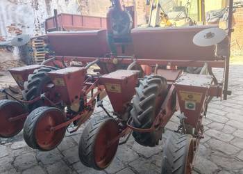 Sprzedam siewnik do kukurydzy