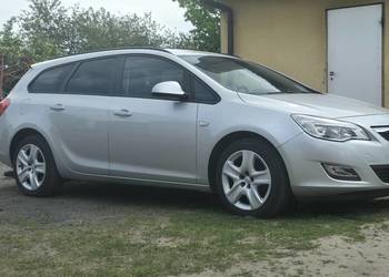 Sprzedam opla astre sports tourer 1.6 benzyna