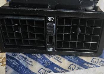 Fiat 126p.Nowa,oryginalna kratka wlotu powietrza deski rozdzielczej
