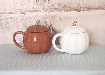 Dwa kubki Pumpkie z pokrywką