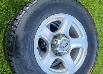 Opony z alusami nissan navara  komplet okazja